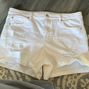 White American Eagle shorts.